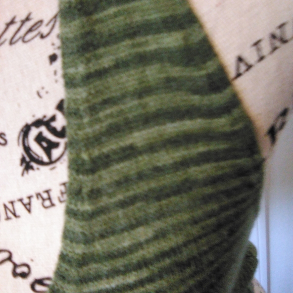 NEW Knit crop halter - Picture 2 of 4